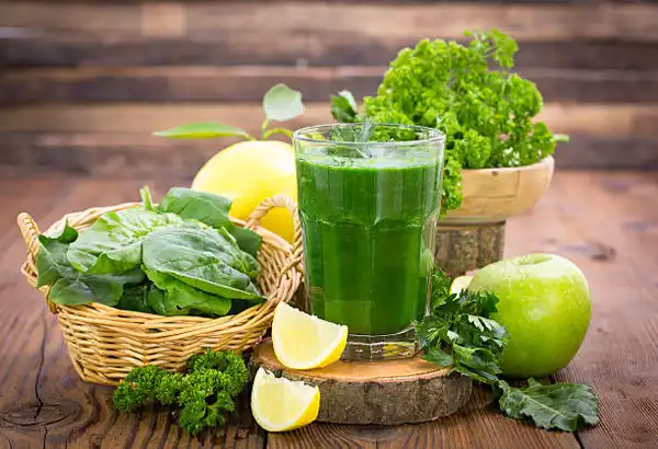 خواص آب اسفناج دکتر خیراندیش برای مردان و زنان در بارداری و شیردهی و طبع