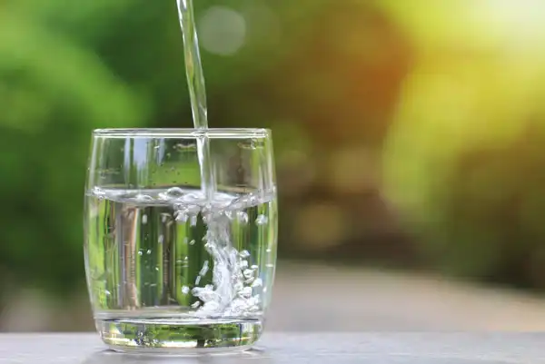 خواص آب دکتر خیراندیش برای مردان و زنان در بارداری و شیردهی و طبع
