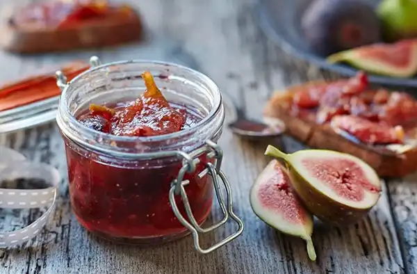 خواص کمپوت انجیر دکتر خیراندیش برای مردان و زنان در بارداری و شیردهی و طبع