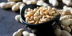 خواص بادام زمینی برای مردان و زنان در طب سنتی مدرن
