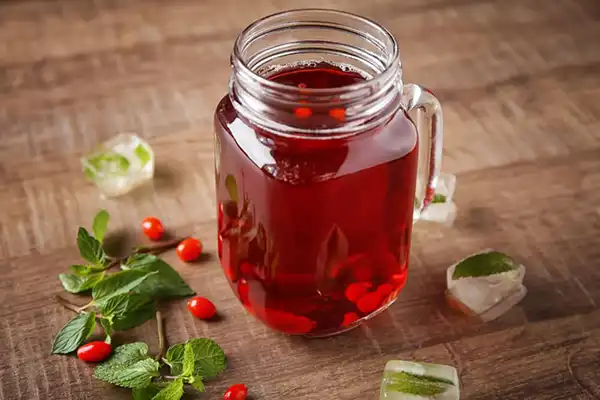 خواص آب زرشک برای مردان و زنان در طب سنتی مدرن