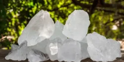 خواص زاج سفید برای مردان و زنان در طب سنتی مدرن